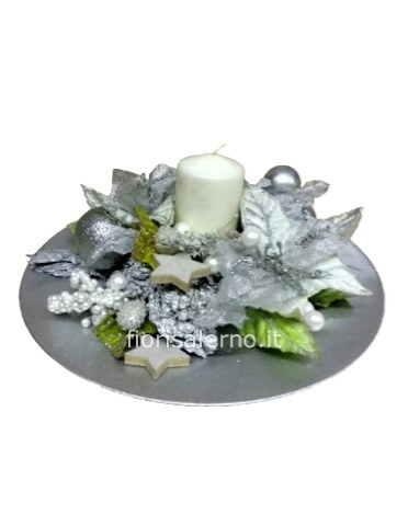 Centrotavola argentato con candela