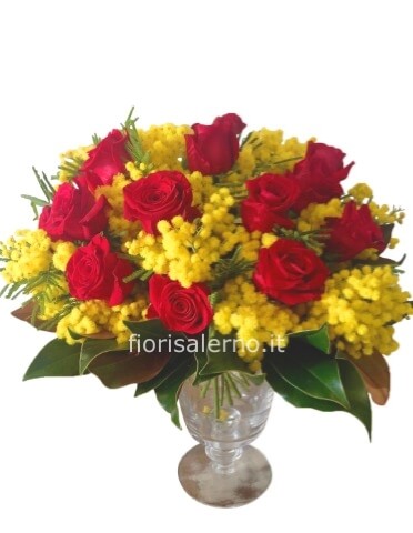 Bouquet di 9 rose rosse con mimosa