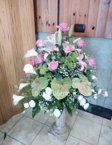 Composizione di fiori in spugna
