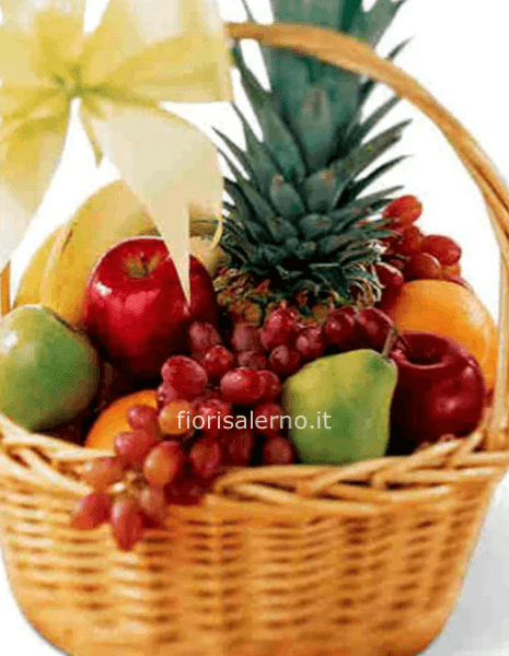 Cesto con frutta di stagione