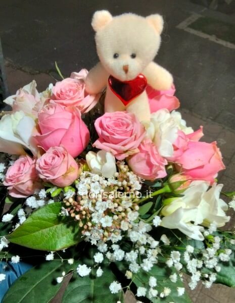 Bouquet con mini orsetto 